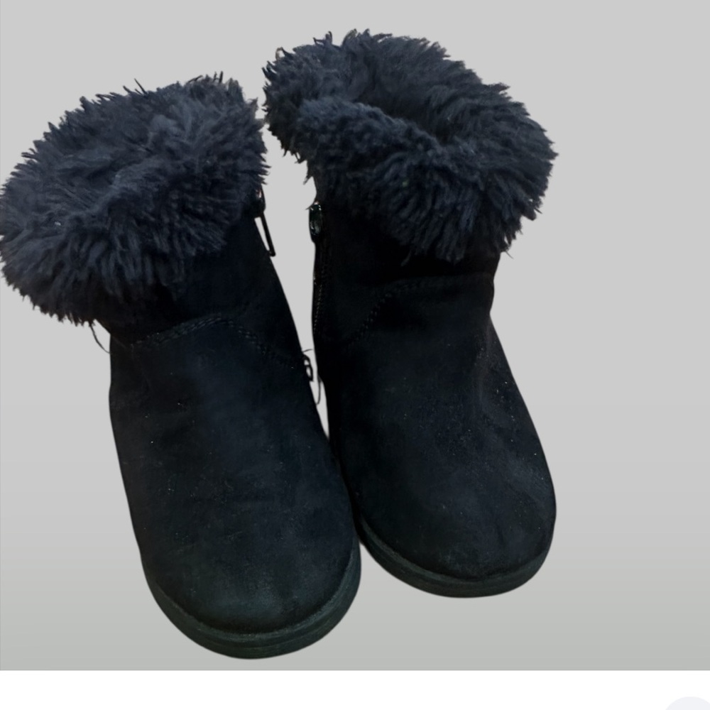 Cat & Jack Black Faux Fur Lined Boots